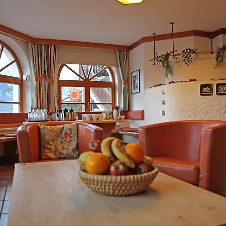 Haus Der Begegnung מלון 2*