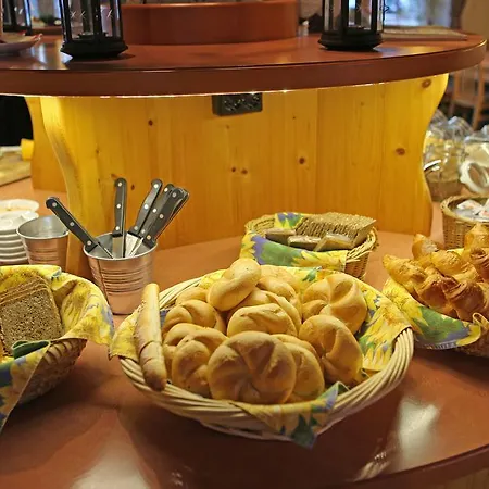 Haus Der Begegnung 2* גוסאו